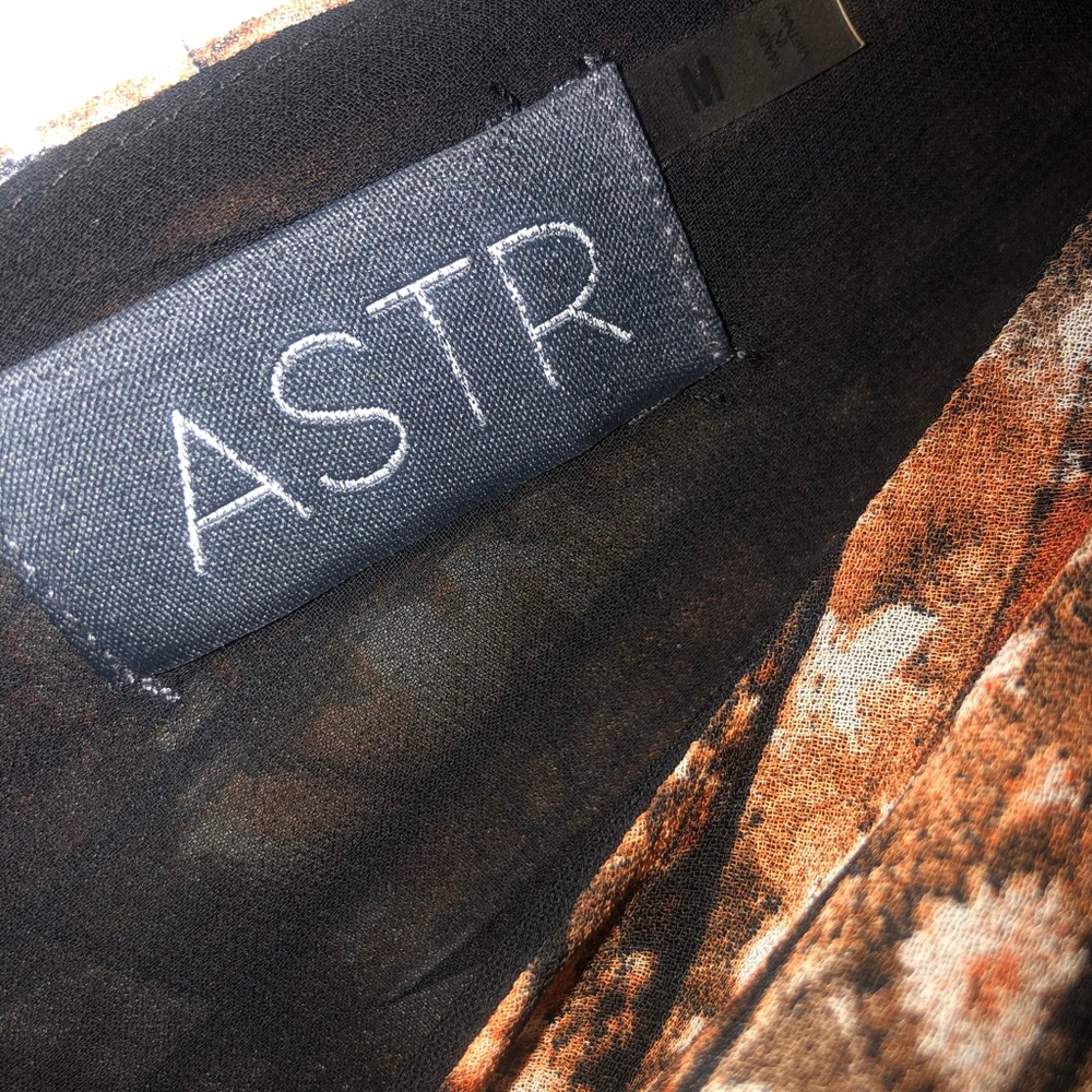 Designer Astr Has A Beautiful Pattern - image 4